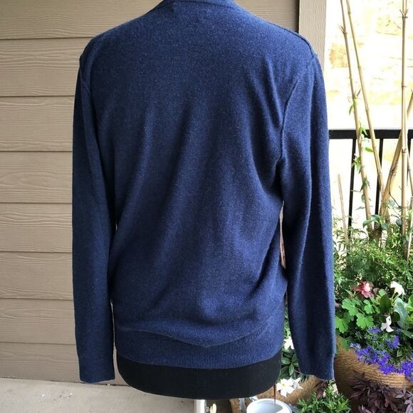 Vince V-Neck 💯Cashmere Sweater - Picture 3 of 8